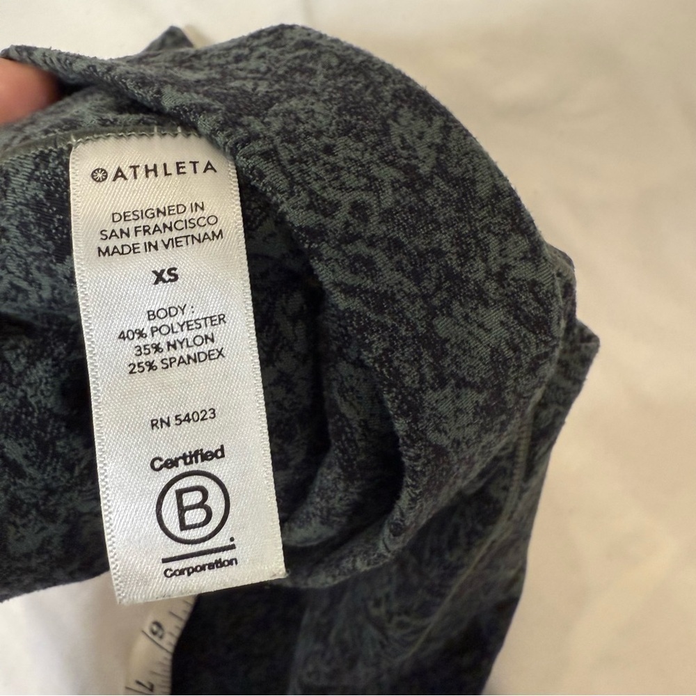 Athleta Salutation Stash Pocket II 7/8 Tight - Picture 11 of 11